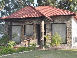 Corbett Leela Vilas